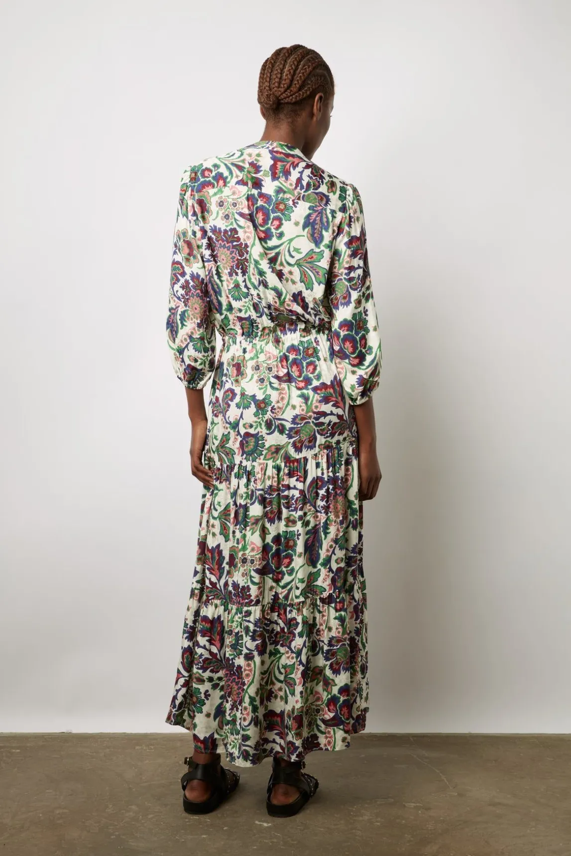 Robe Longue Cintree A Fleurs Ecru - Elycia